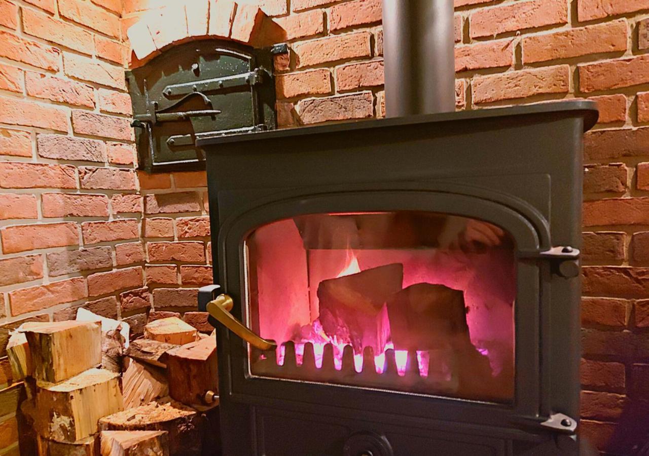 Romantic Lakeside Cottage By The Beach! With Super Cosy Log Burner! The Perfect Escape To Your Home From Home By The Sea! So Relaxing - You Won'T Want To Leave! Pet Friendly! 梅布尔索普 外观 照片