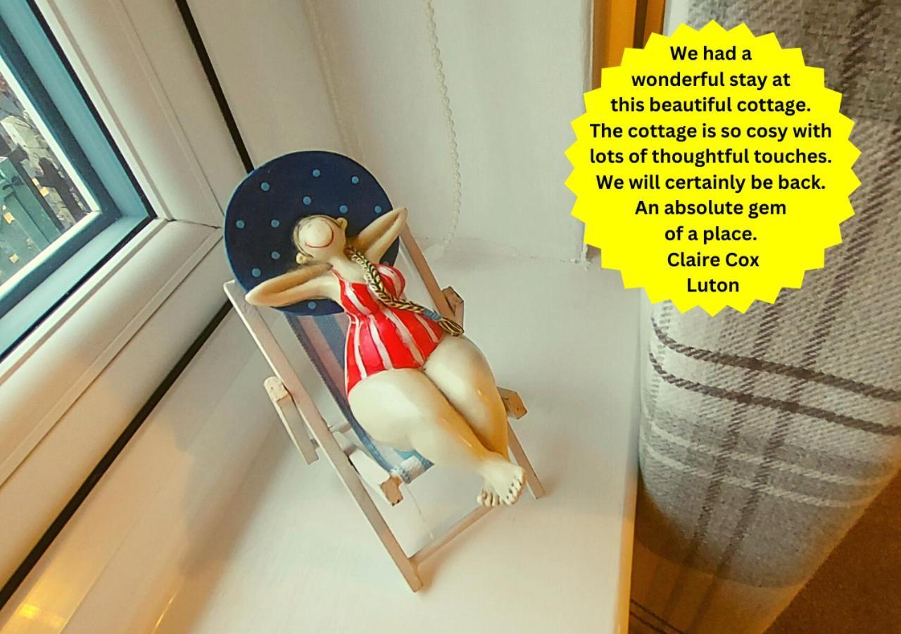 Romantic Lakeside Cottage By The Beach! With Super Cosy Log Burner! The Perfect Escape To Your Home From Home By The Sea! So Relaxing - You Won'T Want To Leave! Pet Friendly! 梅布尔索普 外观 照片