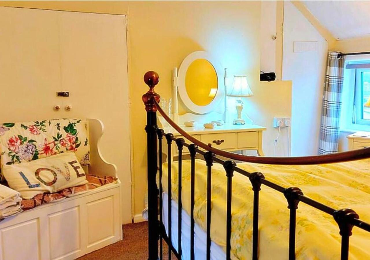 Romantic Lakeside Cottage By The Beach! With Super Cosy Log Burner! The Perfect Escape To Your Home From Home By The Sea! So Relaxing - You Won'T Want To Leave! Pet Friendly! 梅布尔索普 外观 照片