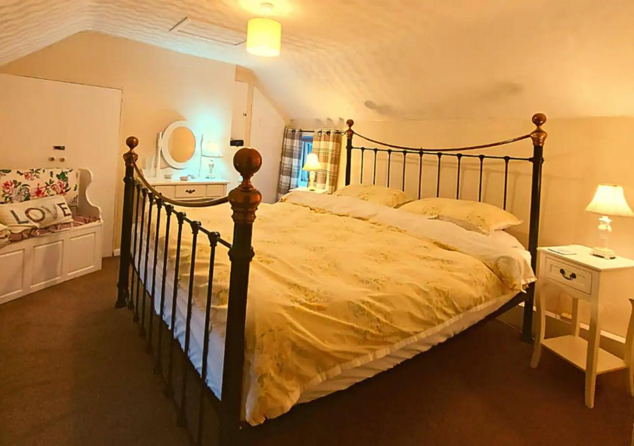 Romantic Lakeside Cottage By The Beach! With Super Cosy Log Burner! The Perfect Escape To Your Home From Home By The Sea! So Relaxing - You Won'T Want To Leave! Pet Friendly! 梅布尔索普 外观 照片